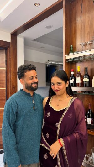 Dr Aishwarya Instagram - Dear men, its that simplešš«°š»
.
.
.
#couple #couplegoals #coupleloveā¤ļø #smallthingsmatter