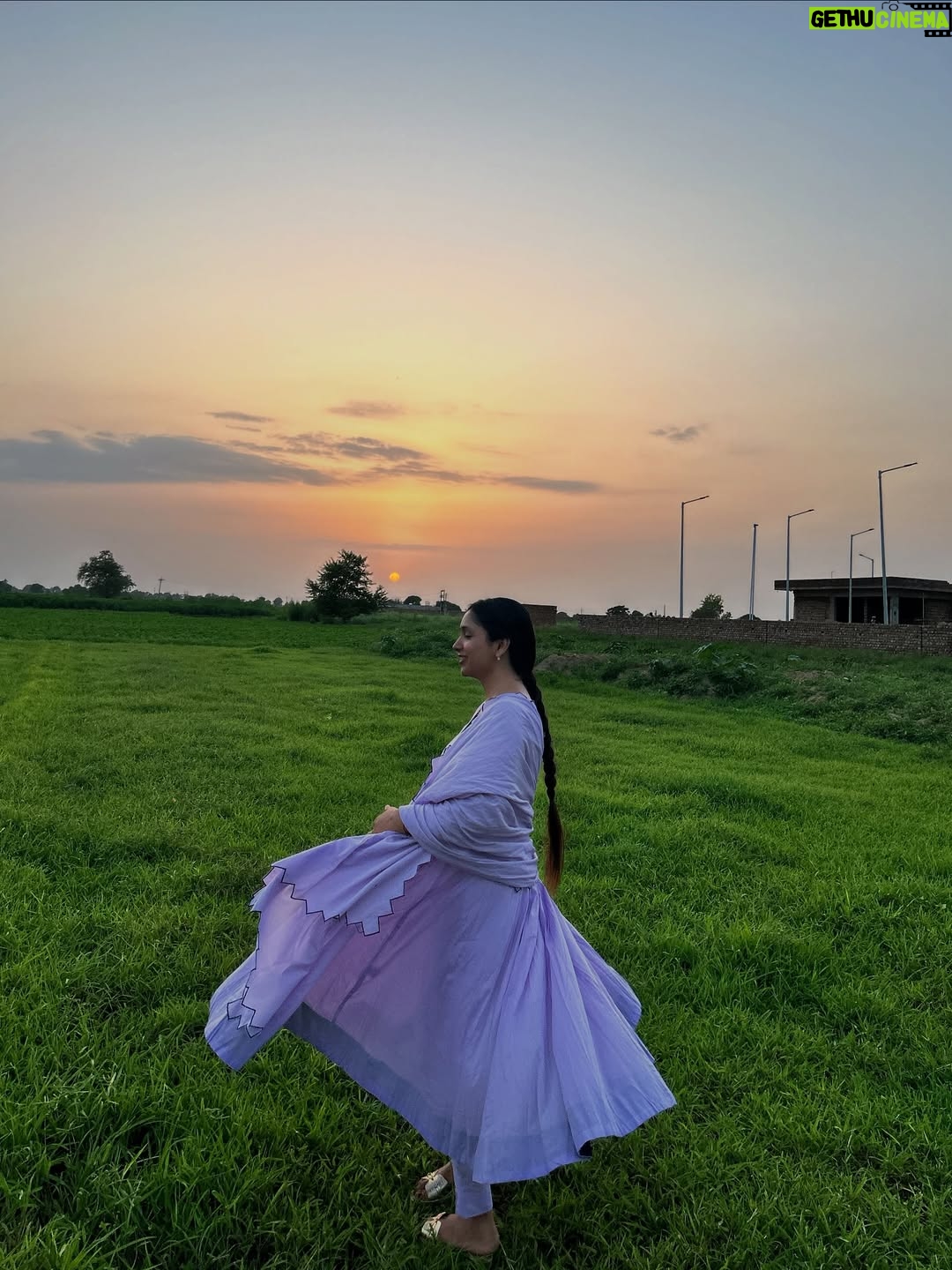 Dr Aishwarya - 1.7K Likes - Hair is growing, weight is increasing, skin is glowing...💁🏻‍♀️
Someone son’s treating me really good.😎😌
.
.
.
.
#love #couple #couplegoals❤️