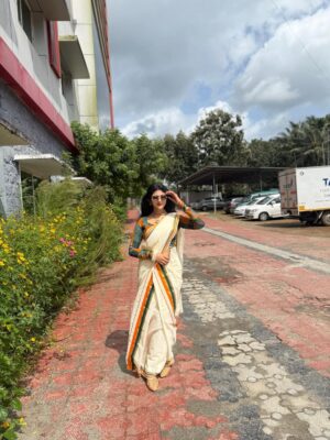 Drishya Raghunath Instagram - Happy onam from DOSE 🫶🏻

Wearing : @abhiramam_ 🌻

#drishya #drishyaraghunath