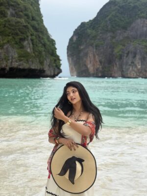 Drishya Raghunath Instagram - 🐚🥥🪷🌊🐠

Travel agent: @clubtravalet.official 

#thailand #outfit #beachoutfit #drishya #drishyaraghunath