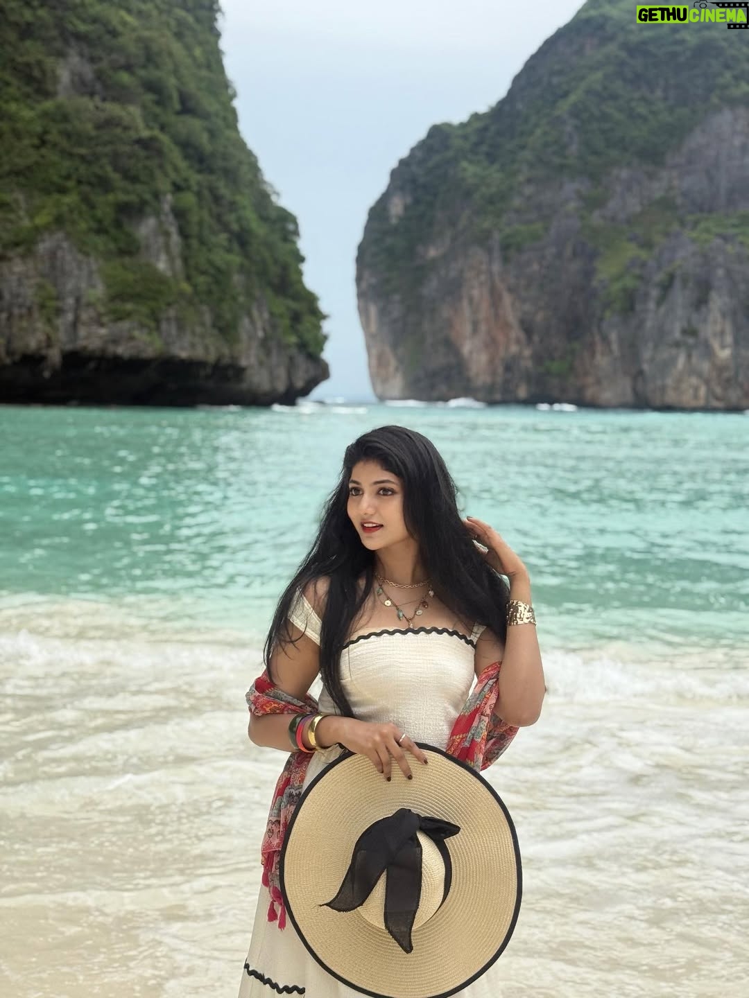 Drishya Raghunath - 41.2K Likes - 🐚🥥🪷🌊🐠

Travel agent: @clubtravalet.official 

#thailand #outfit #beachoutfit #drishya #drishyaraghunath