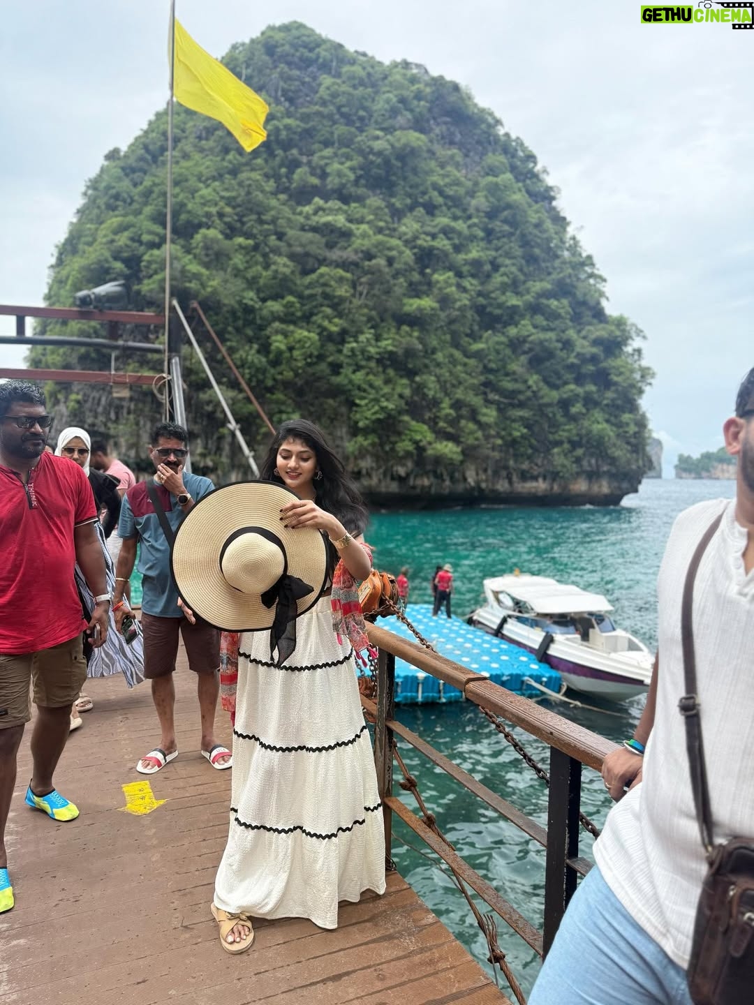 Drishya Raghunath - 41.2K Likes - 🐚🥥🪷🌊🐠

Travel agent: @clubtravalet.official 

#thailand #outfit #beachoutfit #drishya #drishyaraghunath