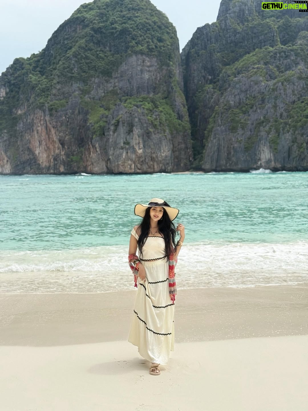 Drishya Raghunath - 41.2K Likes - 🐚🥥🪷🌊🐠

Travel agent: @clubtravalet.official 

#thailand #outfit #beachoutfit #drishya #drishyaraghunath