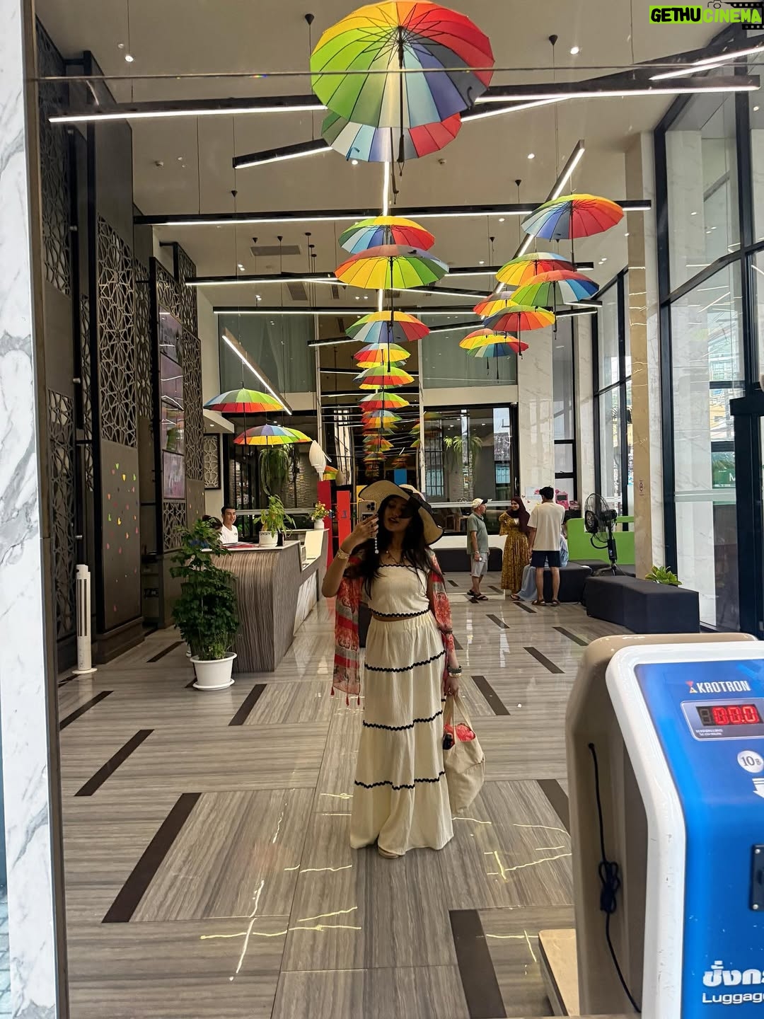 Drishya Raghunath - 41.2K Likes - 🐚🥥🪷🌊🐠

Travel agent: @clubtravalet.official 

#thailand #outfit #beachoutfit #drishya #drishyaraghunath