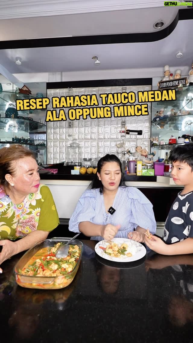 Duma Riris Silalahi - 19.8K Likes - Ini nih yang banyak kalian request kemarin Tauco Medan pake Cumi sama Udang ala Oppung Mince😍

Siapa hayoo yang ngiler liatnya?😂 Buruan recook dirumah masing2 yaa….

#judikadumafamily #dumariris #masak #batak #opung