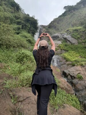 Dushara Vijayan Instagram - நீ எனதருகினில் நீ இதை விட ஒரு கவிதையே கிடையாதே🤌🏼♥️