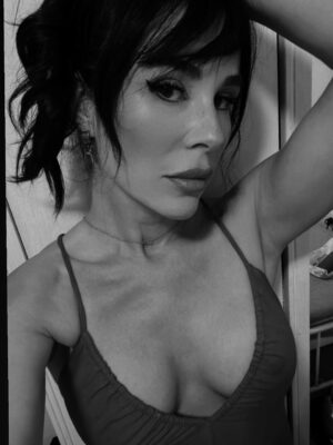 Duygu Şen Instagram - Naylon öfkelerden..