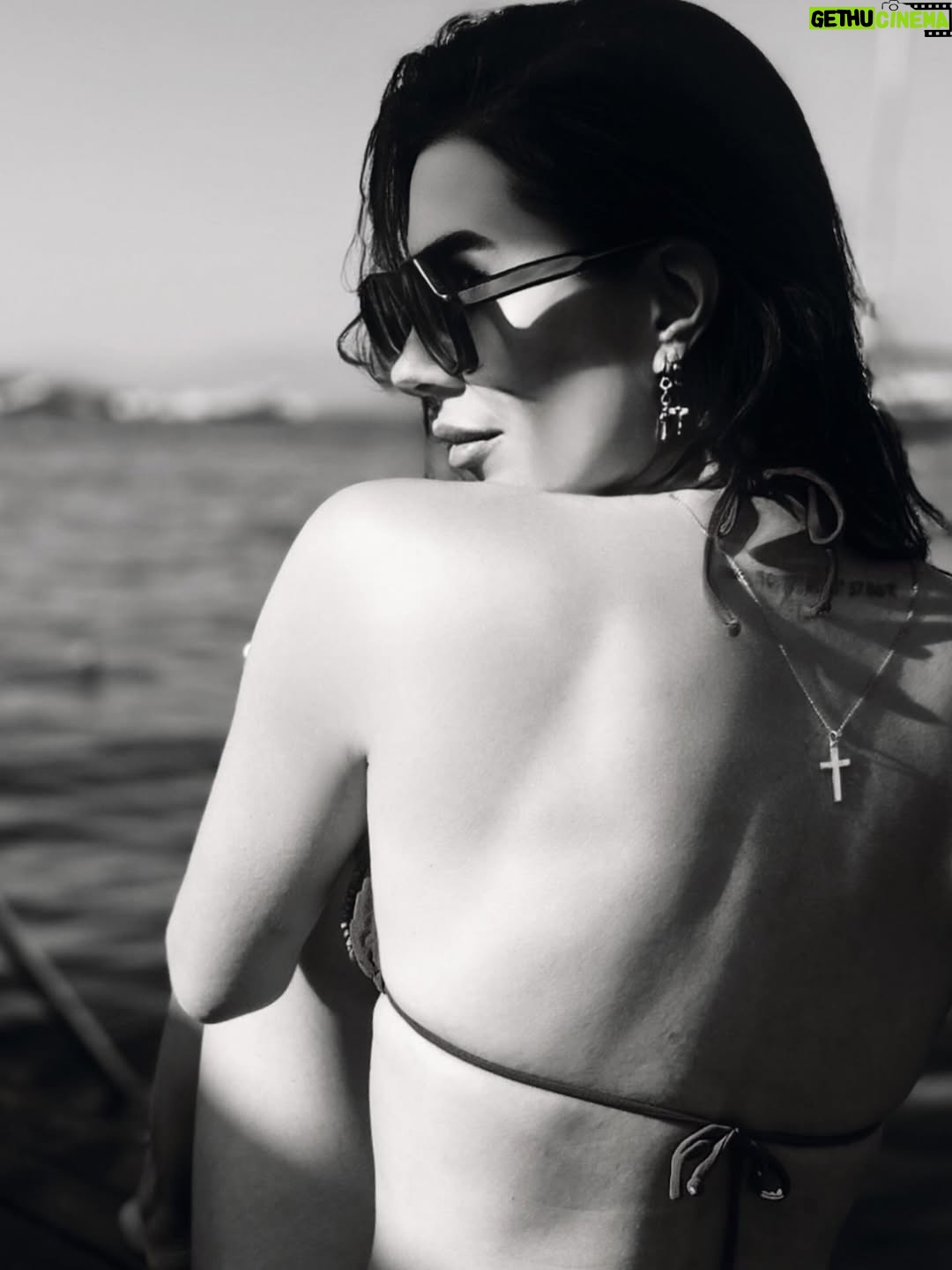 Duygu Şen - 9.4K Likes - …..
