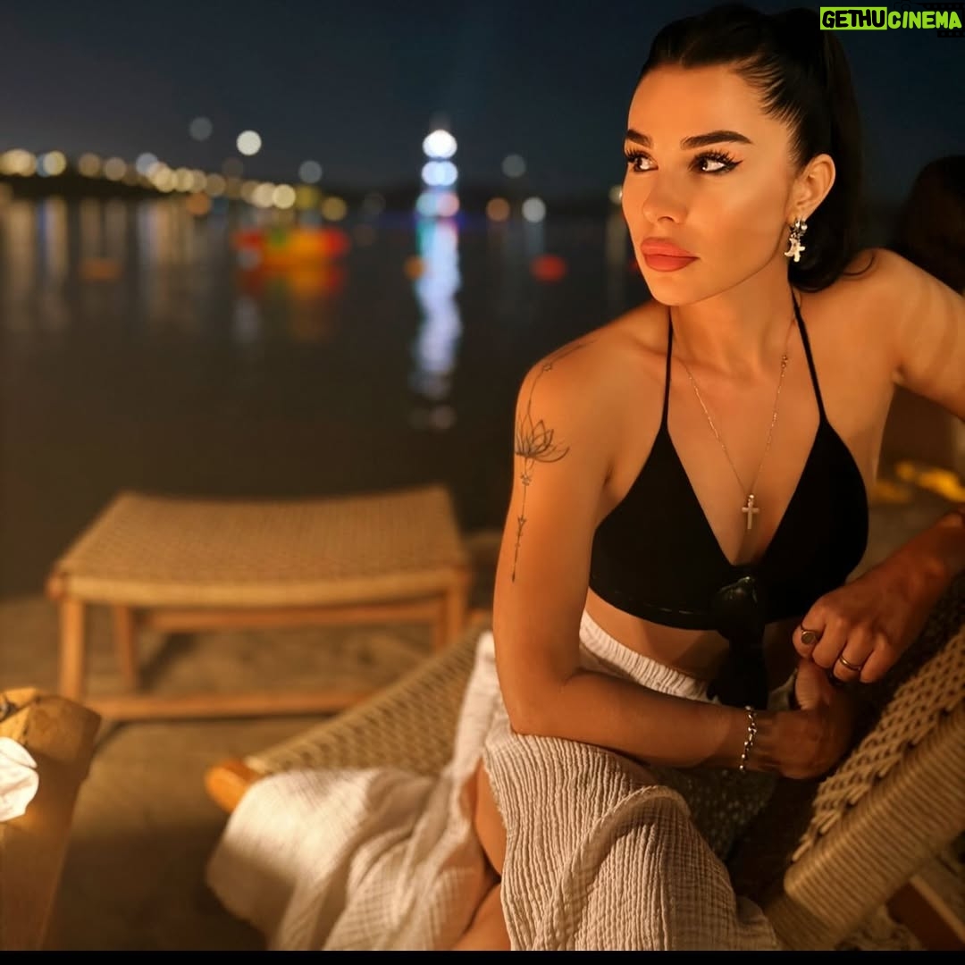 Duygu Şen - 8.6K Likes - 