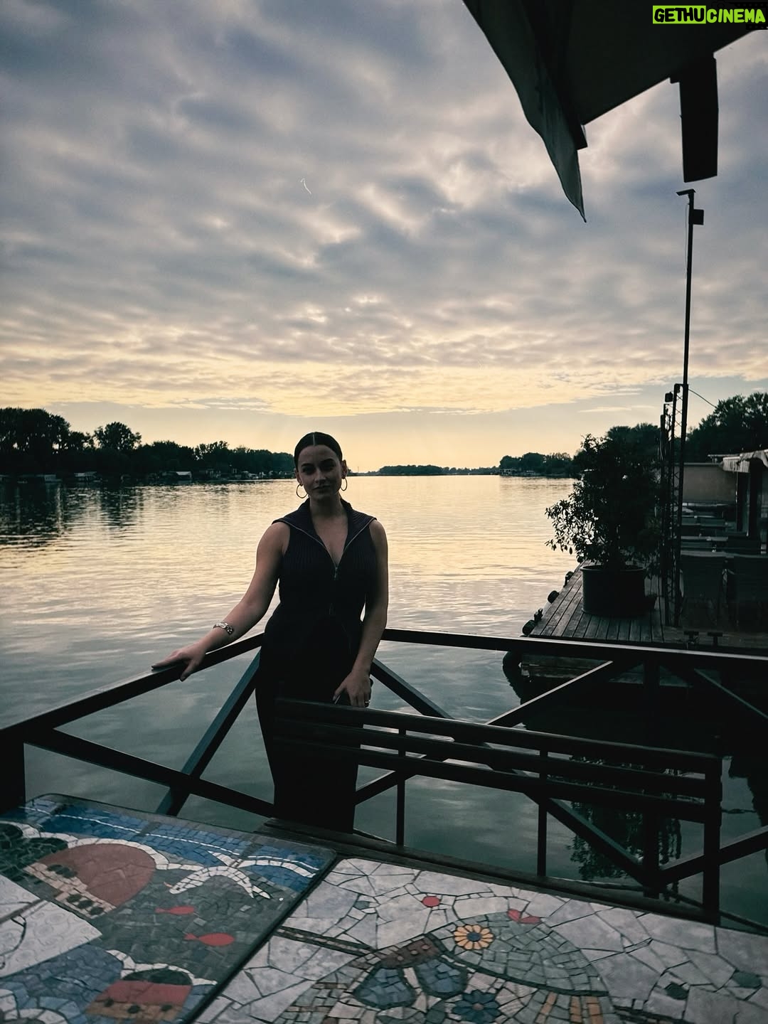 Ece Yaşar - 26.9K Likes - Hi sun, bye Belgrad!