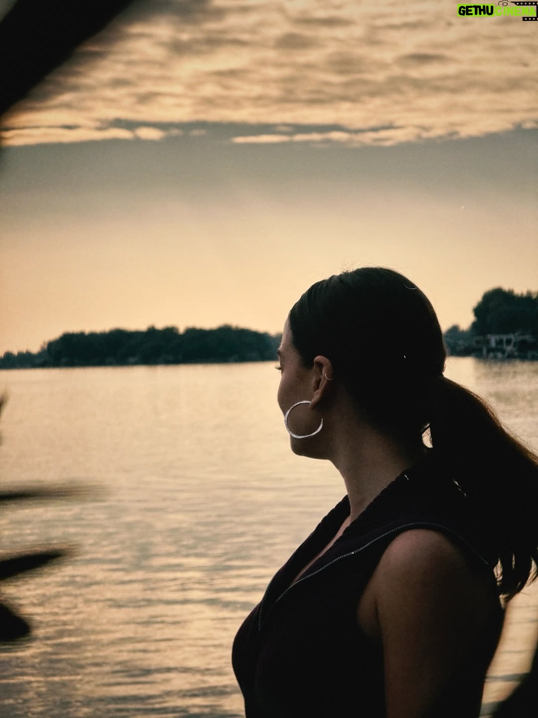 Ece Yaşar - 26.9K Likes - Hi sun, bye Belgrad!