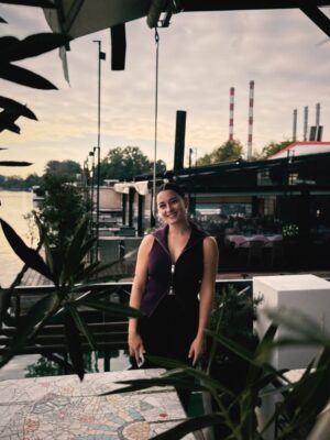 Ece Yaşar Instagram - Hi sun, bye Belgrad!
