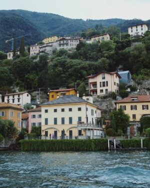 Ecenaz Üçer Instagram - Lake Como 🤍🕊️Magical🪄
#FashionLovesKIKO
#KIKOMilano
@KIKOMilano
@kikomilanoturkey 
#reklam