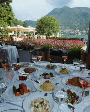 Ecenaz Üçer Instagram - Lake Como 🤍🕊️Magical🪄
#FashionLovesKIKO
#KIKOMilano
@KIKOMilano
@kikomilanoturkey 
#reklam