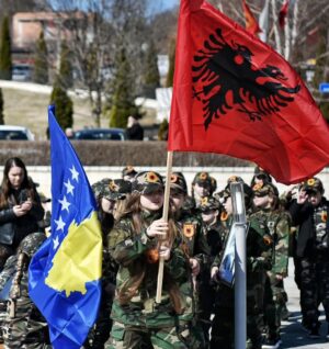 Edona Llalloshi Instagram - Në Prekazin Historik
Familja Jashari janë simbol i heroizmit, sakrificës dhe guximit të pamposhtur në rrugën për lirinë e Kosovës. Jasharajt u shnëdrruan në fanar i cili ndriçon rrugën tonë përgjithmonë.
Familja Jashari, dëshmorët dhe martirët e kombit do të mbeten përjetë në zemrat tona!
🇦🇱🇽🇰