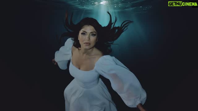 Edona Llalloshi - 3 Likes - “ Bota Jem” 
Nesër në ora 20:00 kënga dhe videoklipi im më i ri. 🔥🔥