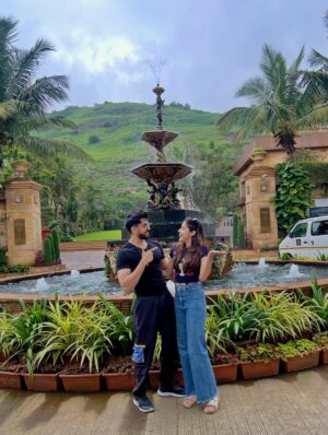 Eisha Singh Instagram - We had an absolute blast @dellaresortsandadventure — luxury living, breathtaking views, monsoon magic, the thrill of adventure, and dining 150 ft above ground at the Sky Garden. Truly a getaway to remember ✨❤️ 

#AvinashMishra #EishaSingh