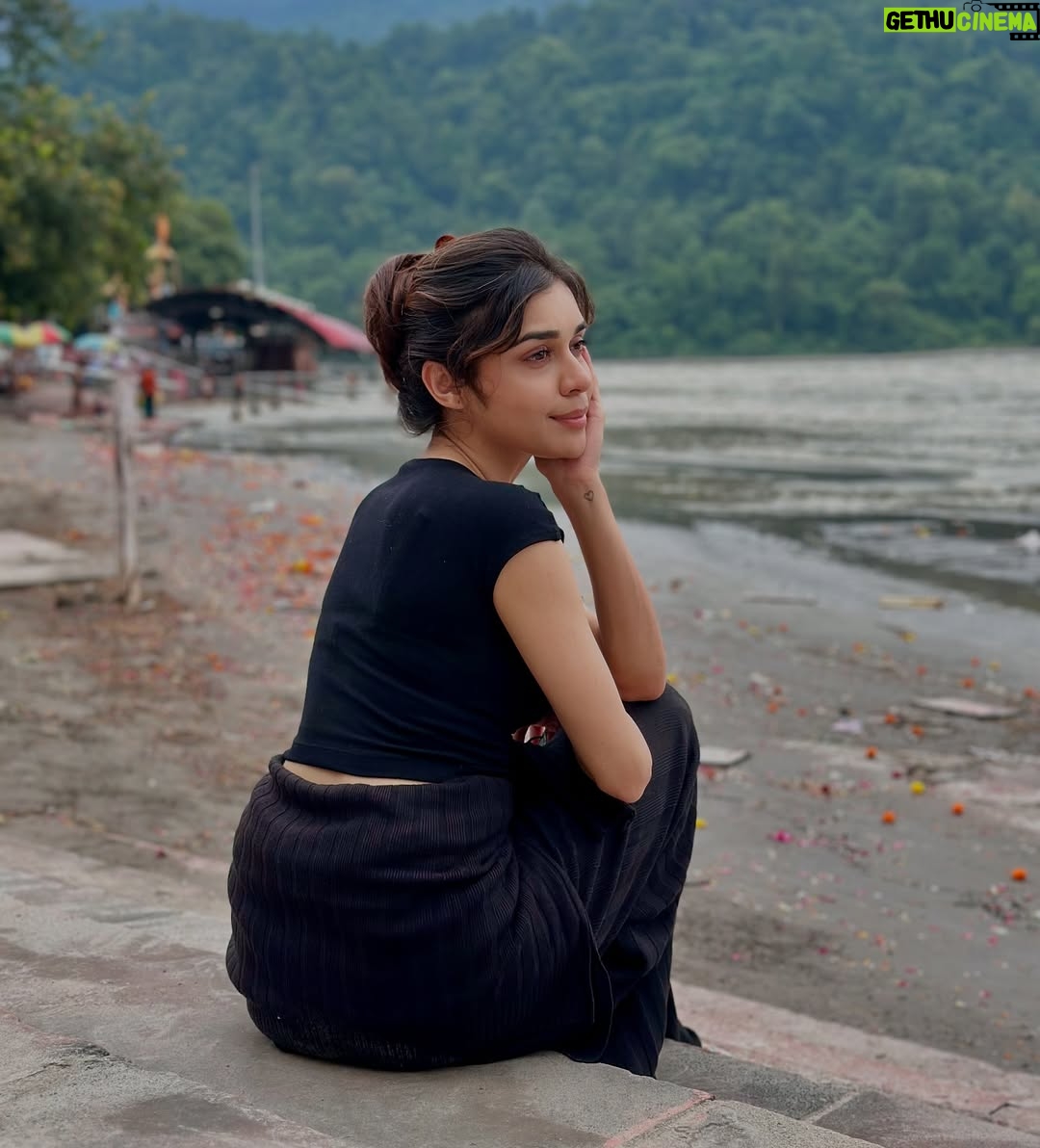 Eisha Singh - 283.7K Likes - मानो तो मैं गंगा माँ हूँ, न मानो तो बहता पानी...

हर हर गंगे......
🤍

#EishaSingh