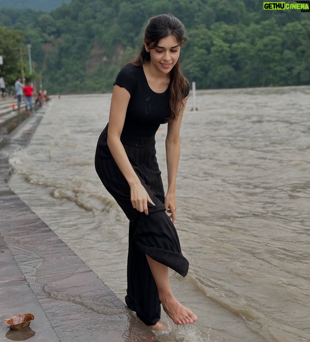 Eisha Singh - 283.7K Likes - मानो तो मैं गंगा माँ हूँ, न मानो तो बहता पानी...

हर हर गंगे......
🤍

#EishaSingh