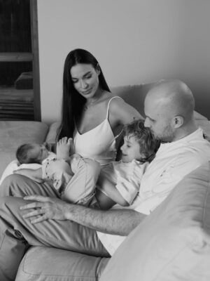 Ekaterina Vladimirova Instagram - Это было три месяца назад, а ощущение как-будто вчера… Время скоротечно! Наша семья ❤️ Фотограф @rina.kamzolova