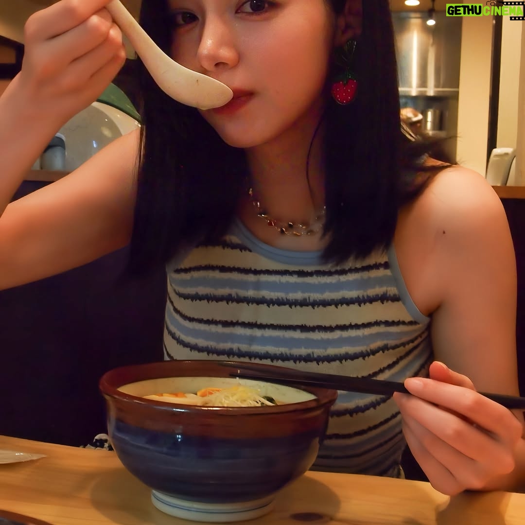 Elaiza Ikeda - 96.2K Likes - 母と散歩