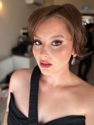 Elçin Afacan Instagram - Sitare & Cengiz 3.8.25 • 
Anne ördek gitti. Büyüme zamanı🥂🥹♥️

Elbise: @forcostumeofficial 
#reklam