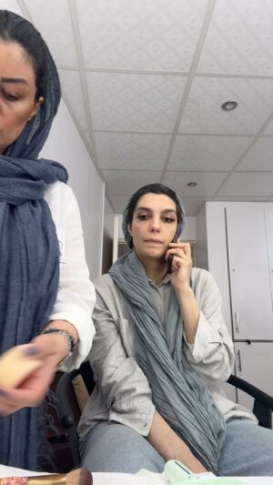 Elika Abdolrazzaghi Instagram - .
نمایشِ«شاهلیر؛ روایتی آهنگین»، با استقبال چشمگیر تماشاگران، پنجشنبه و جمعه، هفتم و هشتم خرداد، دو سانسه شد و شنبه دهم خرداد، اجرایی فوقالعاده (ساعت نوزده) خواهد داشت.
.
سالنِ اصلیِ تئاتر شهر
خرید بلیت: tiwall.com
.
نویسنده: ویلیام شکسپیر
کارگردان: الیکا عبدالرزاقی
تهیهکننده: علی اوجی
مترجم و ترانهسرا: حسن علیشیری
مجری طرح: حمید خرمطوسی
با تشکر از مهدی مرودشتی
.
کنون نو شود داستان کهن…
حامی مالی: ویپاد | دیجیتالبانک پاسارگاد @wepod_ir
.
بخشی از ترانهی «باید کاری کرد» بر اساسِ قطعهی:
Uprising
آهنگساز: گروه Muse
تنظیمِ دوباره: وحید مهراد
میکس و مستر: آرش خیام
#طراح گریم:استاد بابک اسکندری
#تورج ثمینی پور
#ارش فرد
#ثمین احمدی زاده
#نسرین اجرلو
#ساسان شاهلو
#پرنیا