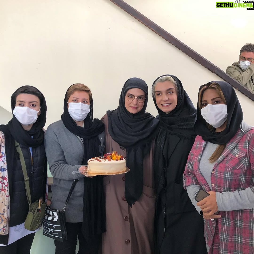 Elika Abdolrazzaghi - 36.4K Likes - تولدت مبارک مریم شیرازی جون 🎂🎂🎂🎂🎂😍😍😍😍🍥🍥🍥
سر ضبط سریال جدید در کنار گروه ماه و دوست داشتنی#maryamshirazi #elikaabdolrazaghi #مریم_شیرازی #الیکاعبدالرزاقی #art #هنر