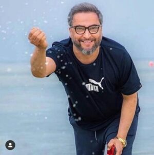 Elika Abdolrazzaghi Instagram - آقای میناوند مهربان و دوست داشتنی بدرود 🖤🖤🖤#واکسن_بخرید #واکسن_کرونا_مطالبه_ملی#مهردادمیناوند