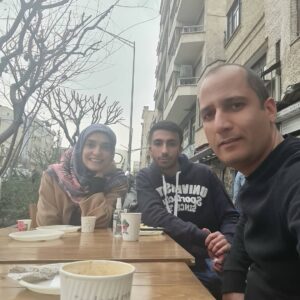 Elika Abdolrazzaghi Instagram - یکی از بهترین تیم های برنامه ریزی که تا بحال دیدم .دمتون گرم بچه ها که تو این روزهای سخت ،جوری رفتار میکنین که آدم یادش میره مشکلات و سختی های روزگارو 🌹🌹🌹🌹🌹🌹🌹🌹
ماسک ها برای عکس برداشته شده #الیکا_عبدالرزاقی #هنر#برف_بی_صدا_می_بارد #art