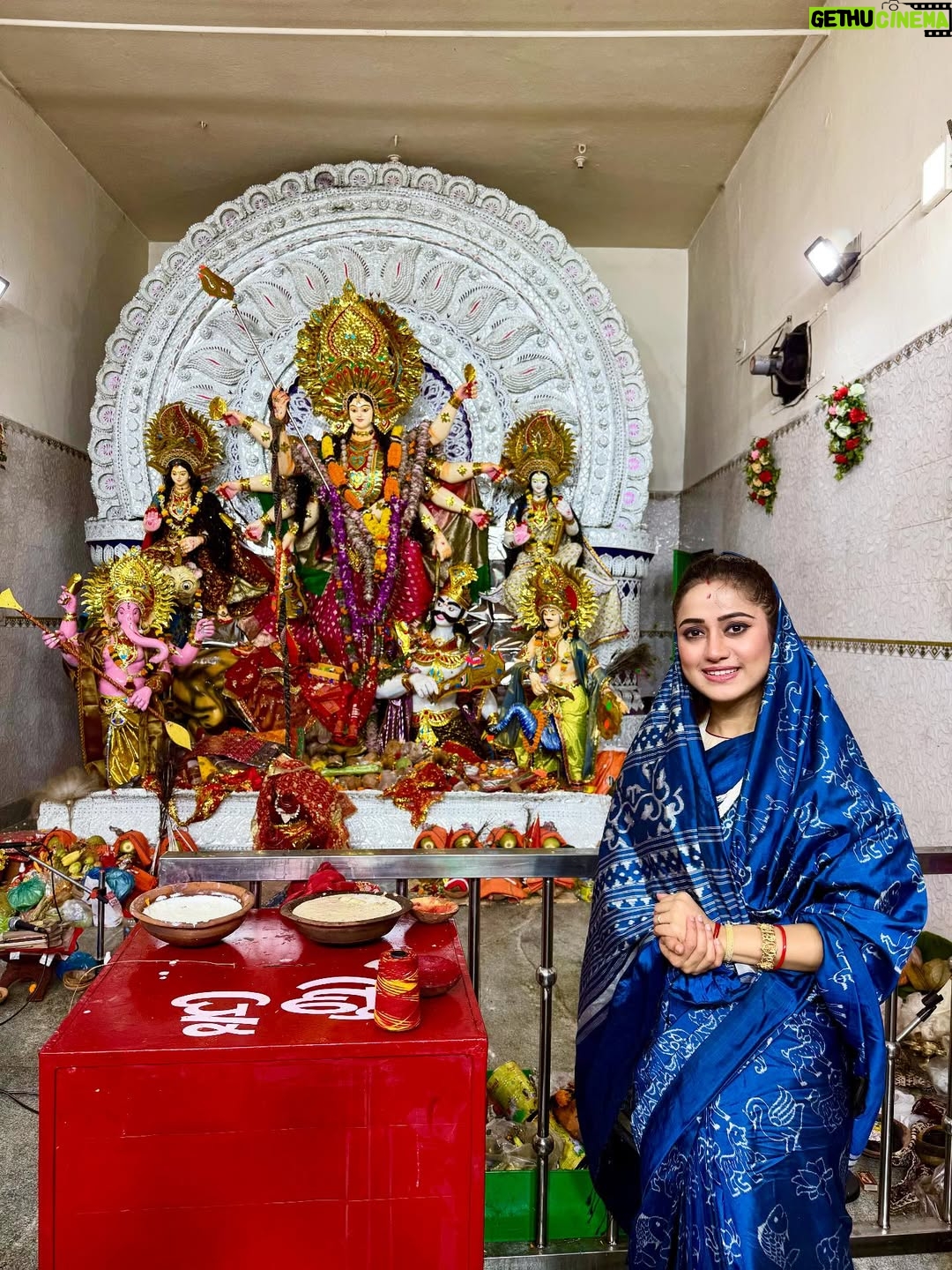 Elina Samantray - 92.4K Likes - ଦୁର୍ଗା ପୂଜା ର ଶୁଭକାମନା!🌺🙏🏻

ଜୟ ମା ଦୁର୍ଗା🪷✨