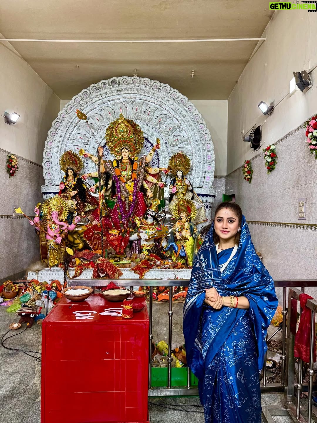 Elina Samantray - 92.4K Likes - ଦୁର୍ଗା ପୂଜା ର ଶୁଭକାମନା!🌺🙏🏻

ଜୟ ମା ଦୁର୍ଗା🪷✨