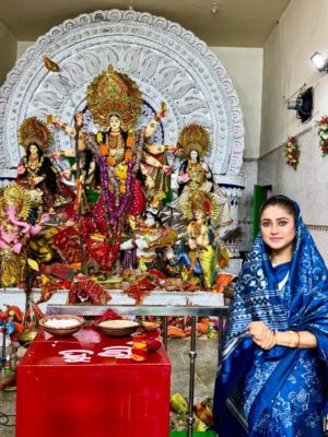 Elina Samantray Instagram - ଦୁର୍ଗା ପୂଜା ର ଶୁଭକାମନା!🌺🙏🏻

ଜୟ ମା ଦୁର୍ଗା🪷✨