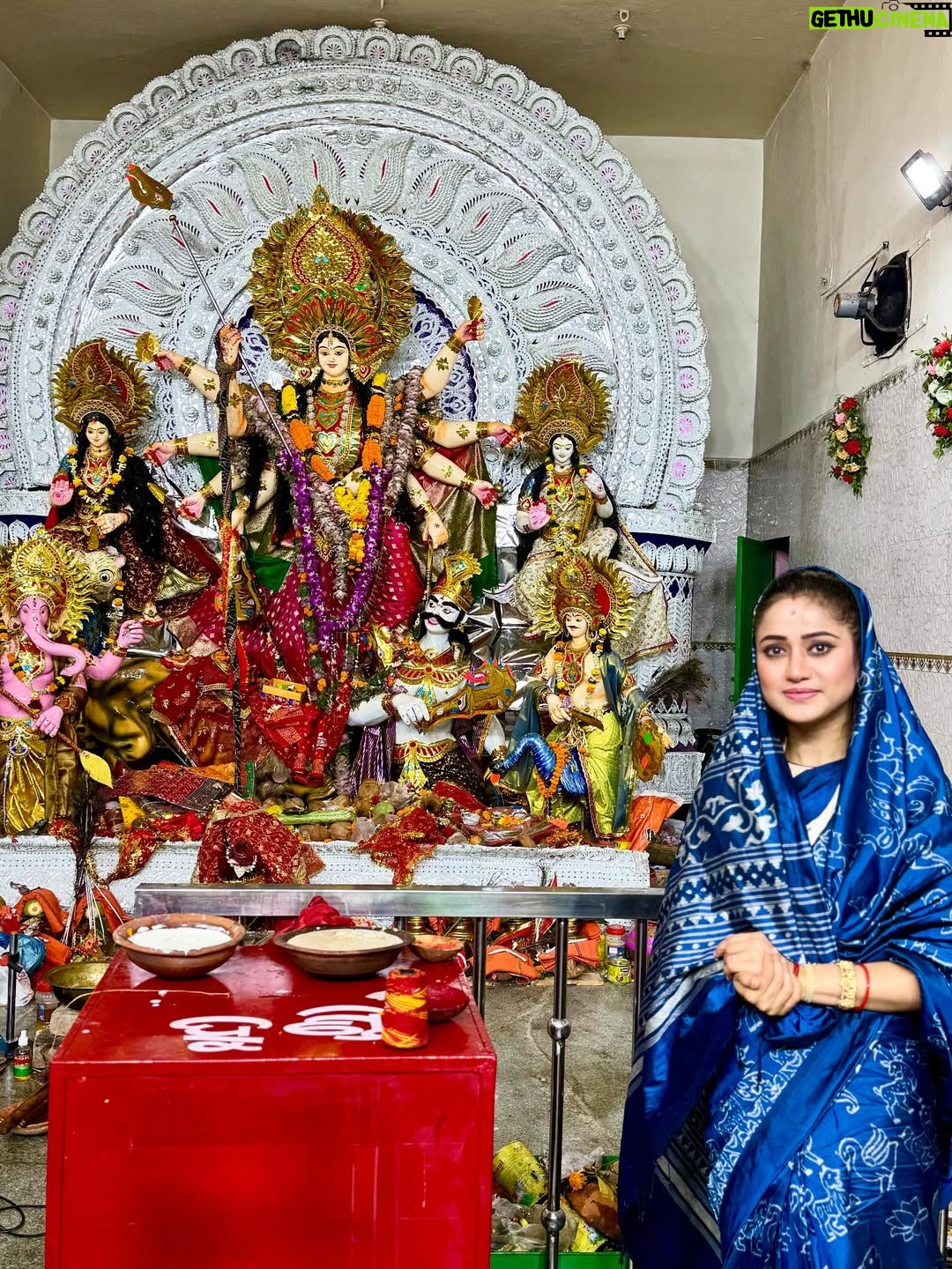 Elina Samantray - 92.4K Likes - ଦୁର୍ଗା ପୂଜା ର ଶୁଭକାମନା!🌺🙏🏻

ଜୟ ମା ଦୁର୍ଗା🪷✨
