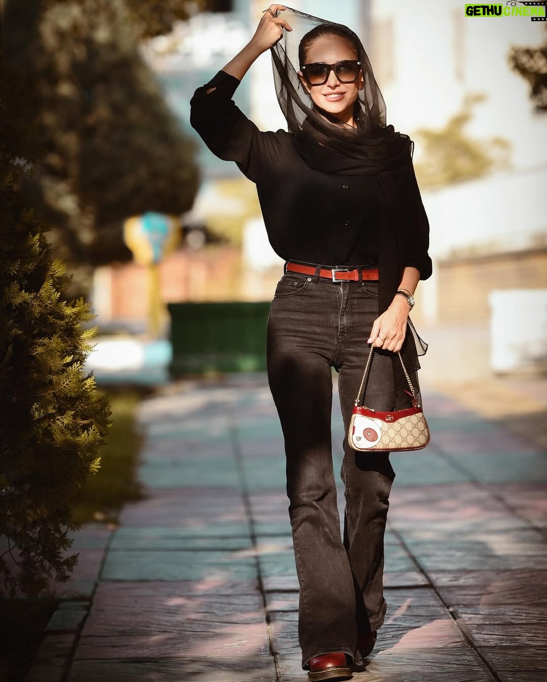 Elnaz Habibi - 118.6K Likes - آن منی...
کجا روی؟!
