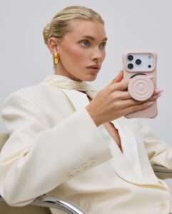 Actress Elsa Hosk HD Photos and Wallpapers October 2025