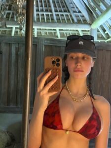 Actress Elsie Hewitt HD Photos and Wallpapers July 2025