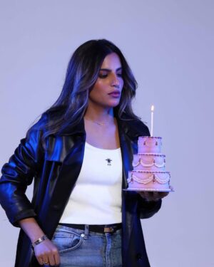 Eman Faisal Instagram - Another candle to blow 🎈