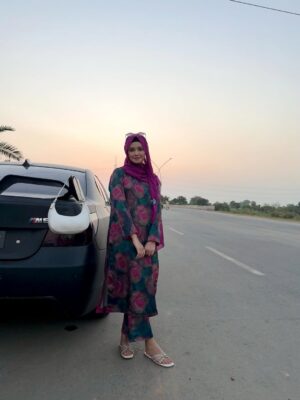 Eman Shehzadi Instagram - 🙂❤️‍🩹 

.
.
.
#eman #emanshehzadi #insta #instapost #hijabigirl
