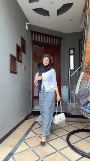 Eman Shehzadi Instagram - 😏✨ 

.
.
.
#eman #emanshehzadi #insta #instareel #hijabigirl