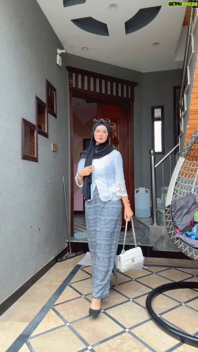 Eman Shehzadi - 11.1K Likes - 😏✨ 

.
.
.
#eman #emanshehzadi #insta #instareel #hijabigirl