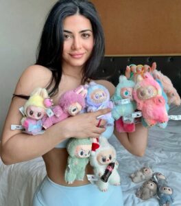 Actress Emeraude Toubia HD Photos and Wallpapers July 2025