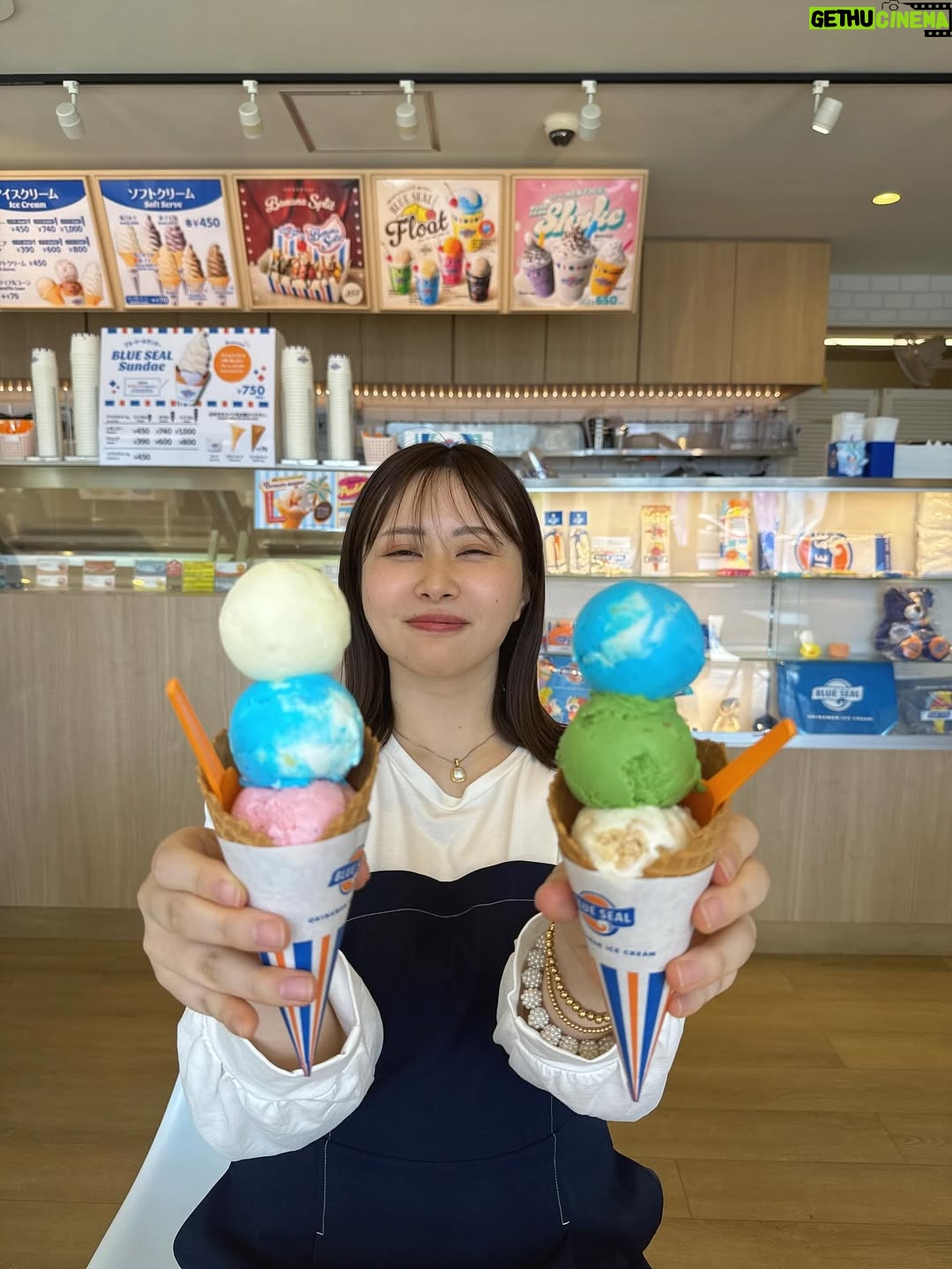 Emi Ōmatsu - 32.6K Likes - プロポーズしていただいた日の宮古島の記録
おいしかったご飯屋さんも共有させていただく！

1.2枚目　ブルーシールでトリプル頼んだ
3枚目　　島cafeとぅんからや（外でご飯食べれて最高）
4.5枚目　　波癒 namyu the place（ヴィラ）
ウェルカムフルーツとご飯の後に出してくれたプレート
ここマジで良すぎた…
6.7枚目　島野菜カフェ Re:Hellow BEACH（ここは石垣島ですがバーニャカウダとパイナップルジュースがおいしかった）
8枚目　　プロポーズシーン隠しカメラで撮ってくれてましたお恥ずかしいので一部分だけ
