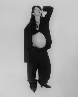 Emily Cox Instagram - Spoiler alert: 
the bump turned into a now 5-month-old baby boy who’s stealing the show and my heart ❤

Being a mom has been the most incredible experience up until now. What a miracle!
I’m so excited to finally share this with you and for everything this new chapter will bring ✨✨✨

📷 @hannafasching