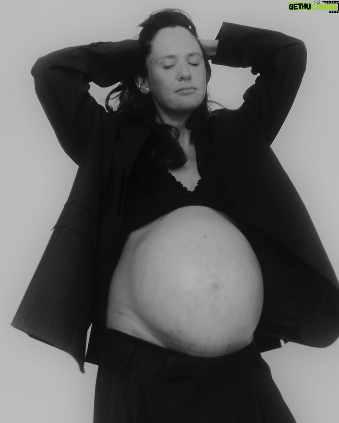 Emily Cox - 16K Likes - Spoiler alert: 
the bump turned into a now 5-month-old baby boy who’s stealing the show and my heart ❤

Being a mom has been the most incredible experience up until now. What a miracle!
I’m so excited to finally share this with you and for everything this new chapter will bring ✨✨✨

📷 @hannafasching