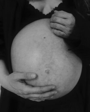Emily Cox Instagram - Spoiler alert: 
the bump turned into a now 5-month-old baby boy who’s stealing the show and my heart ❤

Being a mom has been the most incredible experience up until now. What a miracle!
I’m so excited to finally share this with you and for everything this new chapter will bring ✨✨✨

📷 @hannafasching