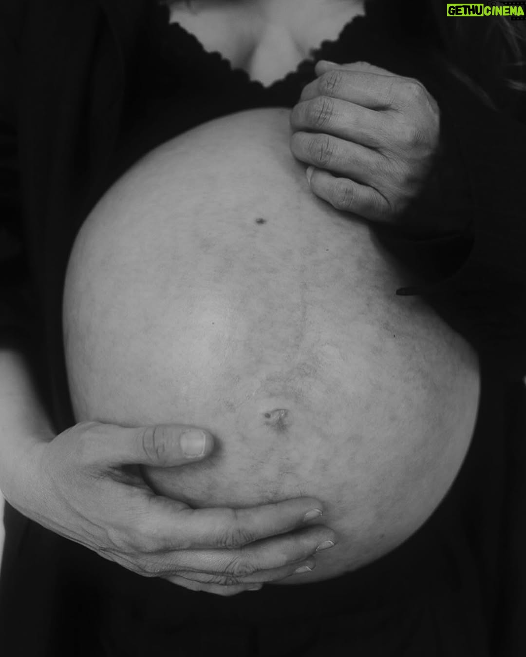 Emily Cox - 16K Likes - Spoiler alert: 
the bump turned into a now 5-month-old baby boy who’s stealing the show and my heart ❤

Being a mom has been the most incredible experience up until now. What a miracle!
I’m so excited to finally share this with you and for everything this new chapter will bring ✨✨✨

📷 @hannafasching