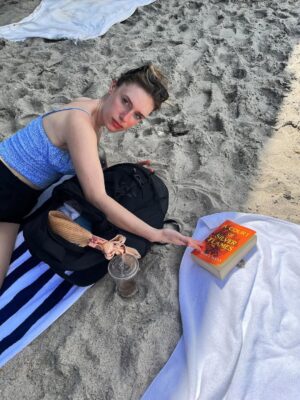 Emma Ishta Instagram - Episode 4 of The Summer I Turned Pretty is out now (the first one you get a glimpse of me in). I can’t begin to describe the gift this show was to me. As it is for so many fans, Cousins was a place of respite in my life at a time I really needed it.

It was a place of beach going, late night ice cream eating, band seeing, big dinnering, volleyball observing, fun at working, much laughing, soul healing. This cast and crew work so hard and are such good people, they really deserve all the love and support.

I’m deeply grateful to @jennyhan for having me along as well as @davidrapaport @thesummeriturnedpretty @primevideo 

Summer Never Ends!