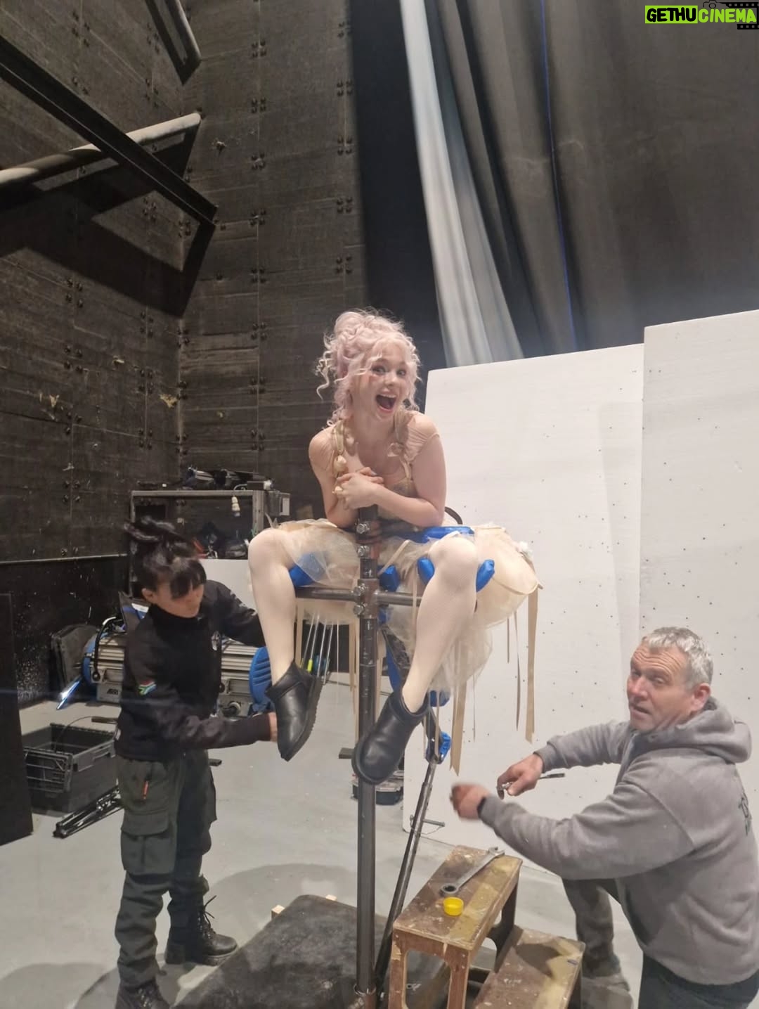 Emma Myers - 2.1 Million Likes - gala gala gala @wednesdaynetflix