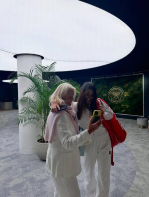 Emma Raducan Instagram - euro summer 💕🤍